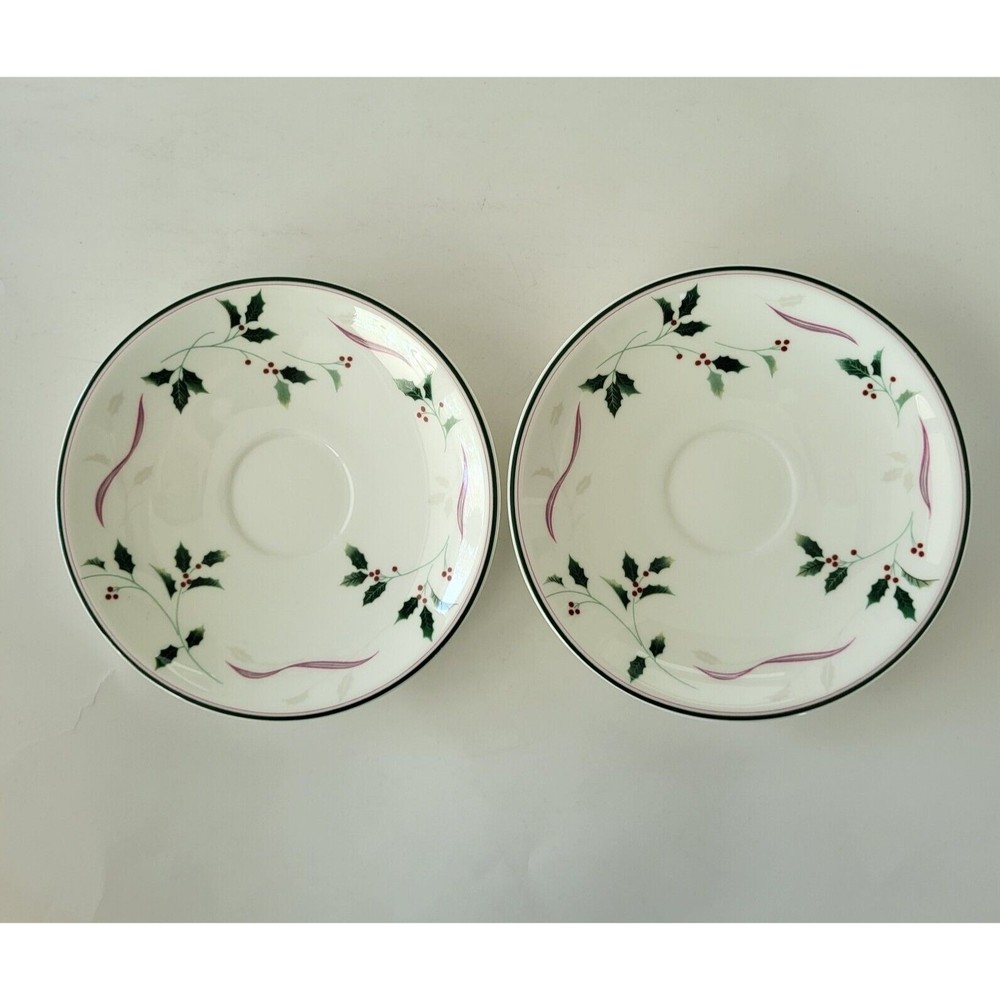 Mikasa Set of 2 Holiday Slendor Saucers  Plates BONE CHINA Y1025 Christmas Holly